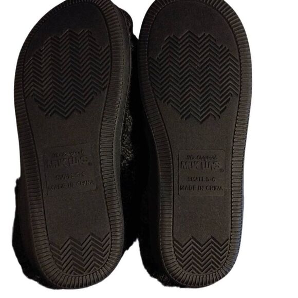 NWOT Original Muk Luks Black Fuzzy Furry Small Slides Size 5-6 - Picture 7 of 7